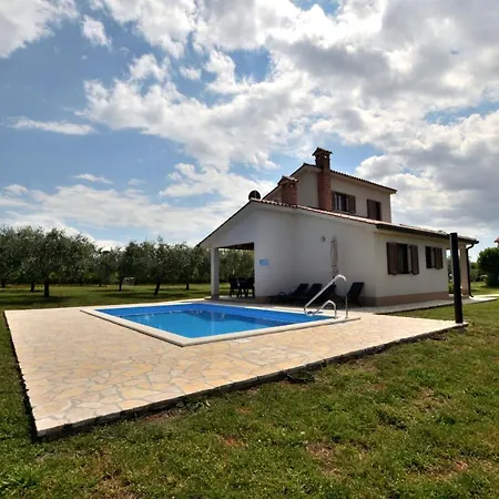 Dom wakacyjny House Danci Lasci