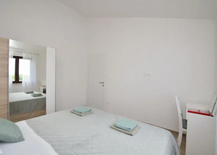 Semesterbostad House Danci *